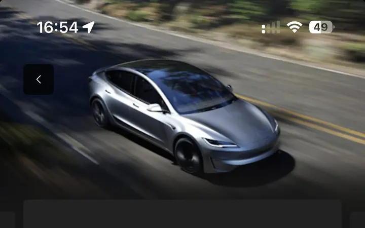 Capture Tesla montrant le parrainage Model 3 avec 1 000 km de Supercharge gratuite